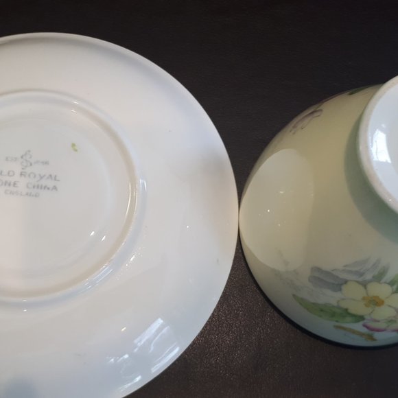 Old Royal fine china pastel colored flowers design - Picture 7 of 7